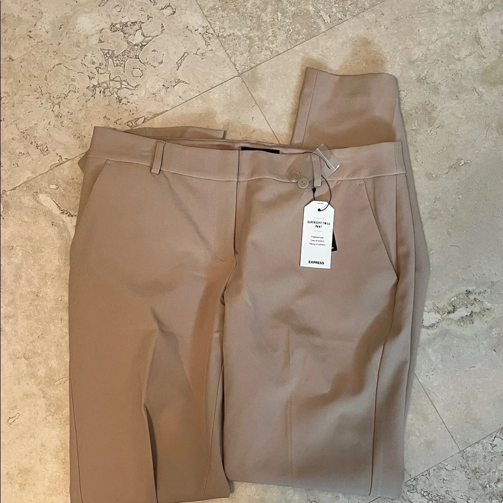 NWT! Express Supersoft Twill Pants in Beige - Picture 1 of 7